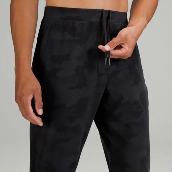 NWT Lululemon Surge Jogger - Picture 4 of 5